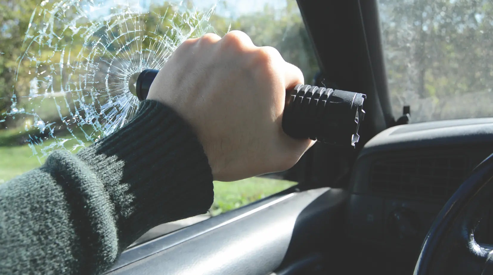 Emergency Car Light Multi Tool - 6 Pieces Per Retail Ready Display 25493 ROUGHNECK